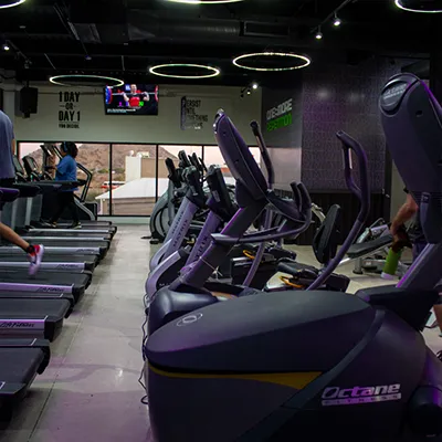 Zona de cardio 1MR Fitness
